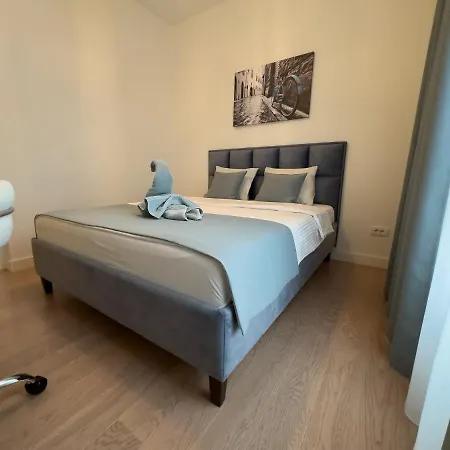 Luxury Riverside Retreat - Waterfront Apartment Belgrade